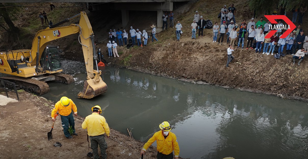 Pemex se une a la limpieza del Río Atoyac en apoyo a estrategia de Sheinbaum