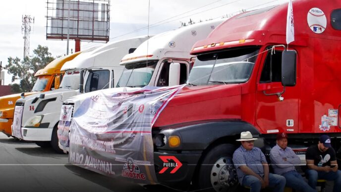 Bloqueos de AMOTAC paralizan carreteras clave en Puebla