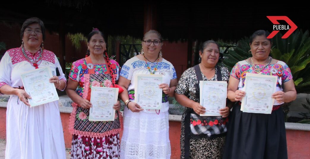 Mole de caderas en Puebla: 5 mujeres certificadas por ICATEP