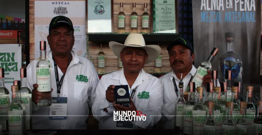 El Gran Tlachka, el mezcal que representa el espíritu comunal de Puebla